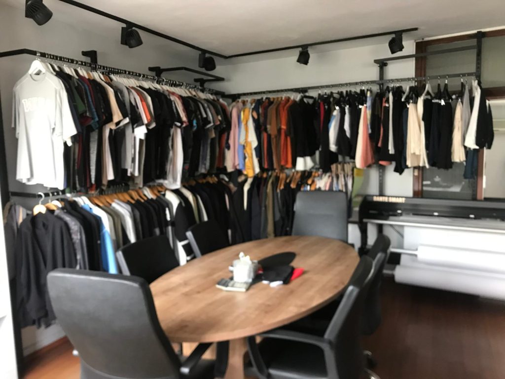 Sinoğlu Tekstil şovroom ve model sergileme alanı